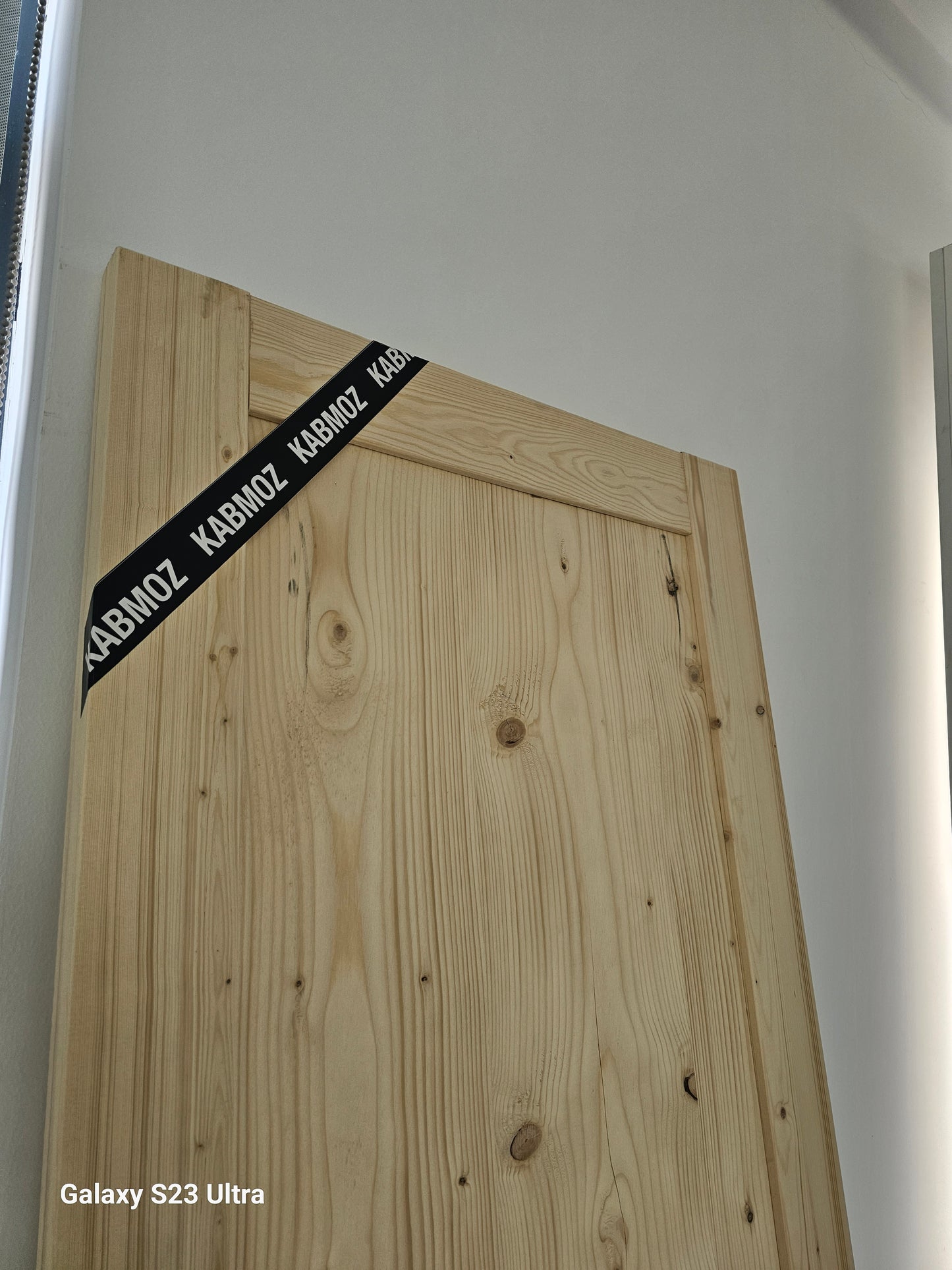 KABMOZ Elegant and Durable Wooden Door - Enhance Your Space with Timeless Beauty